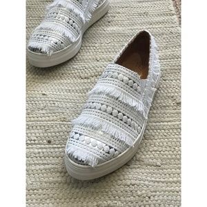 🎉HP Seychelles Silver White Slip on Sneakers
